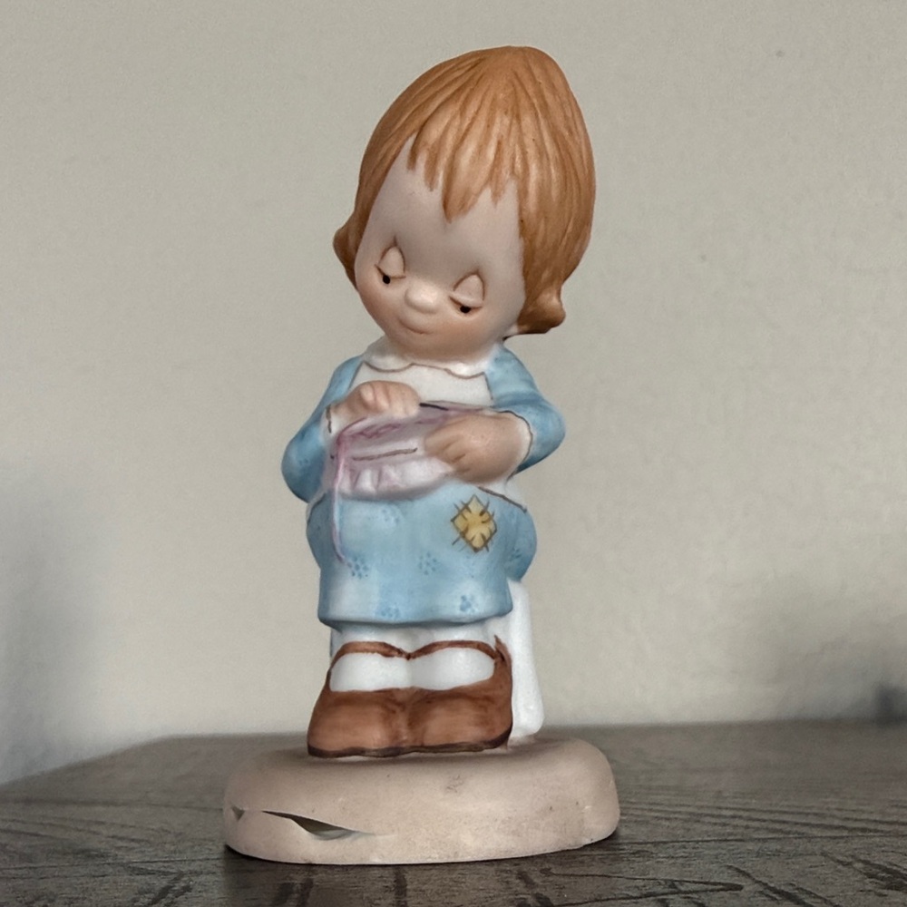 VINTAGE BETSY CLARK HALLMARK COLLECTION, (RARE) GIRL SEWING, FIGURINE #119/3